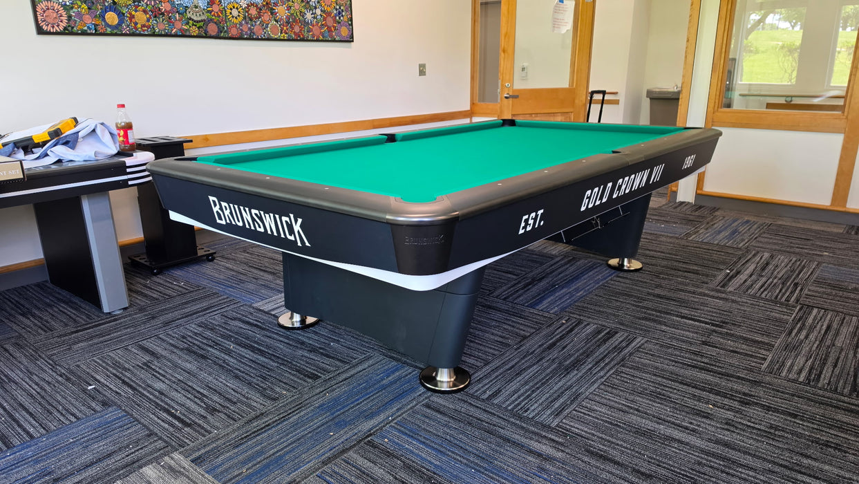 Brunswick Gold Crown VII Black finish pool table with brunswick green cloth 3