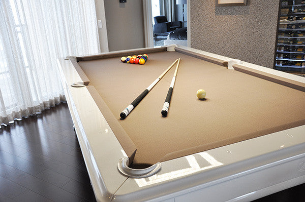 La Condo Venus Dining Pool Table rail